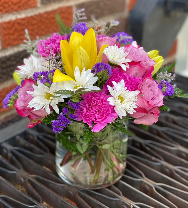 Designer’s Choice Flower Delivery Stillwater OK - Garden Party Florist