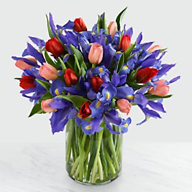 Deluxe Hugs and Kisses with Vase