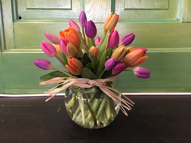 Mixed Tulips in Glass Bowl Flower Bouquet